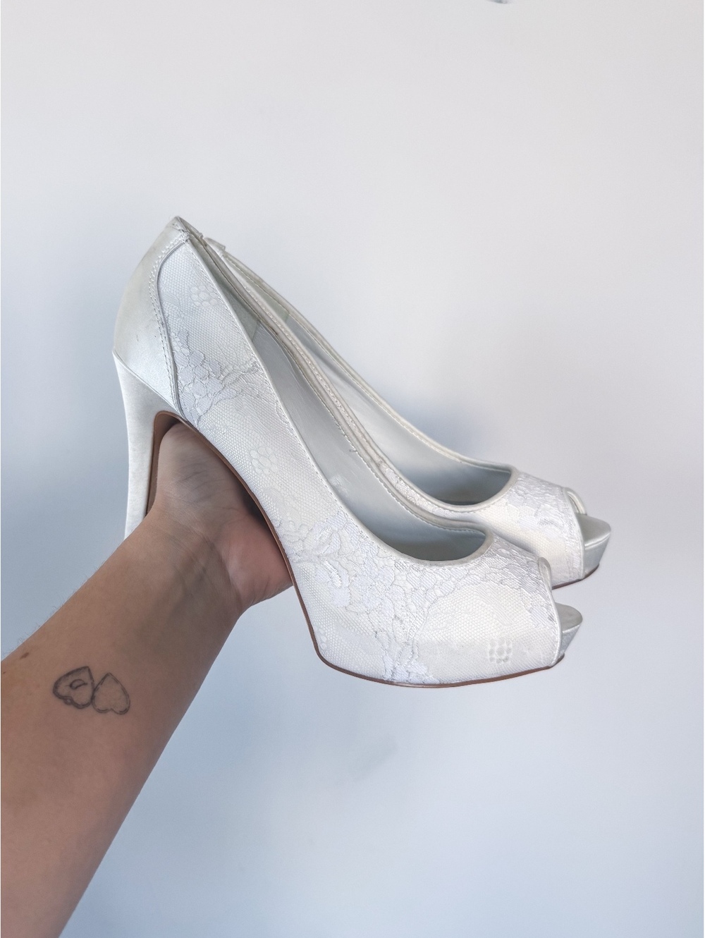 NINE WEST Women's Hizzia Open Toe Pump Ivory Bridal Bachlorette Sz 8.5 Lace Y2K